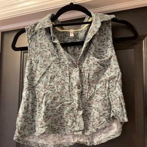 Floral Crop Top - Items in closet 4/$20!! **Exclusions apply!